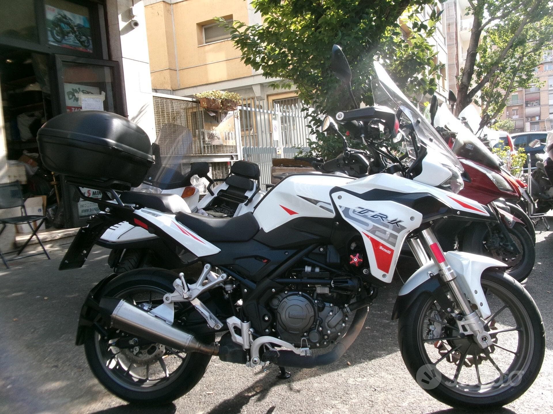 Benelli TRK 250 foto 2