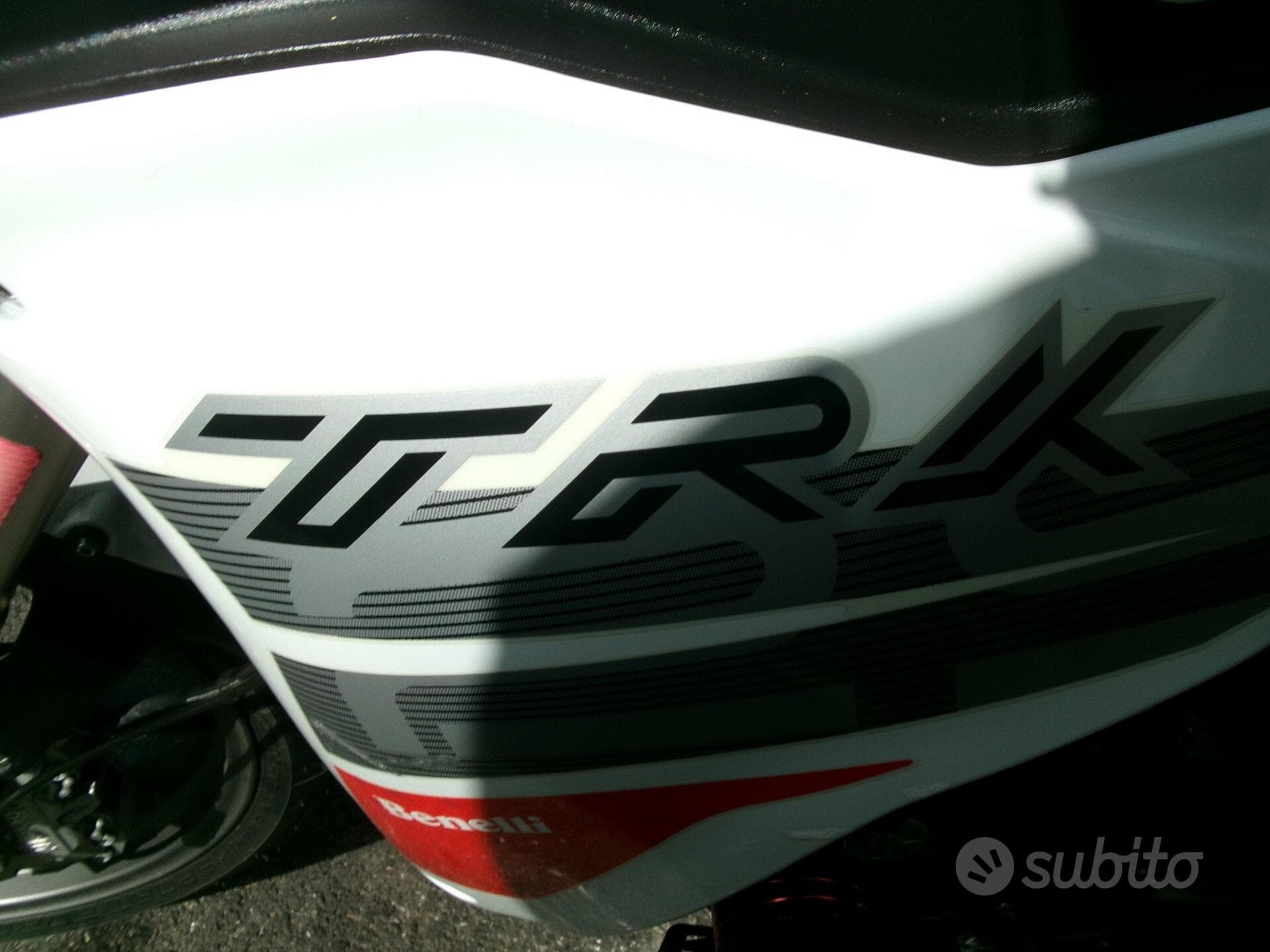 Benelli TRK 250 foto 4