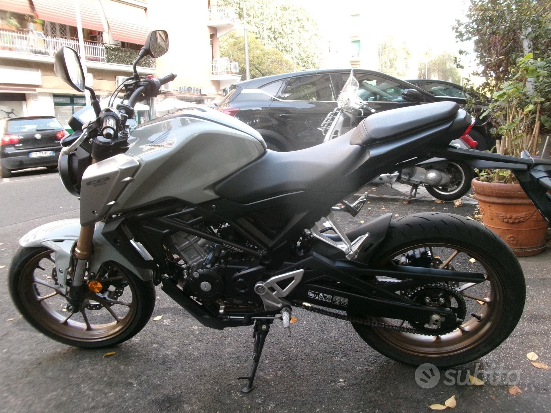 Honda CB 125 foto 3
