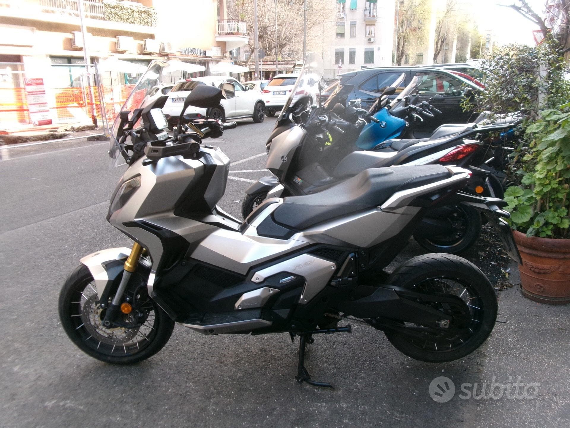 Honda X-ADV 750 ABS foto 3