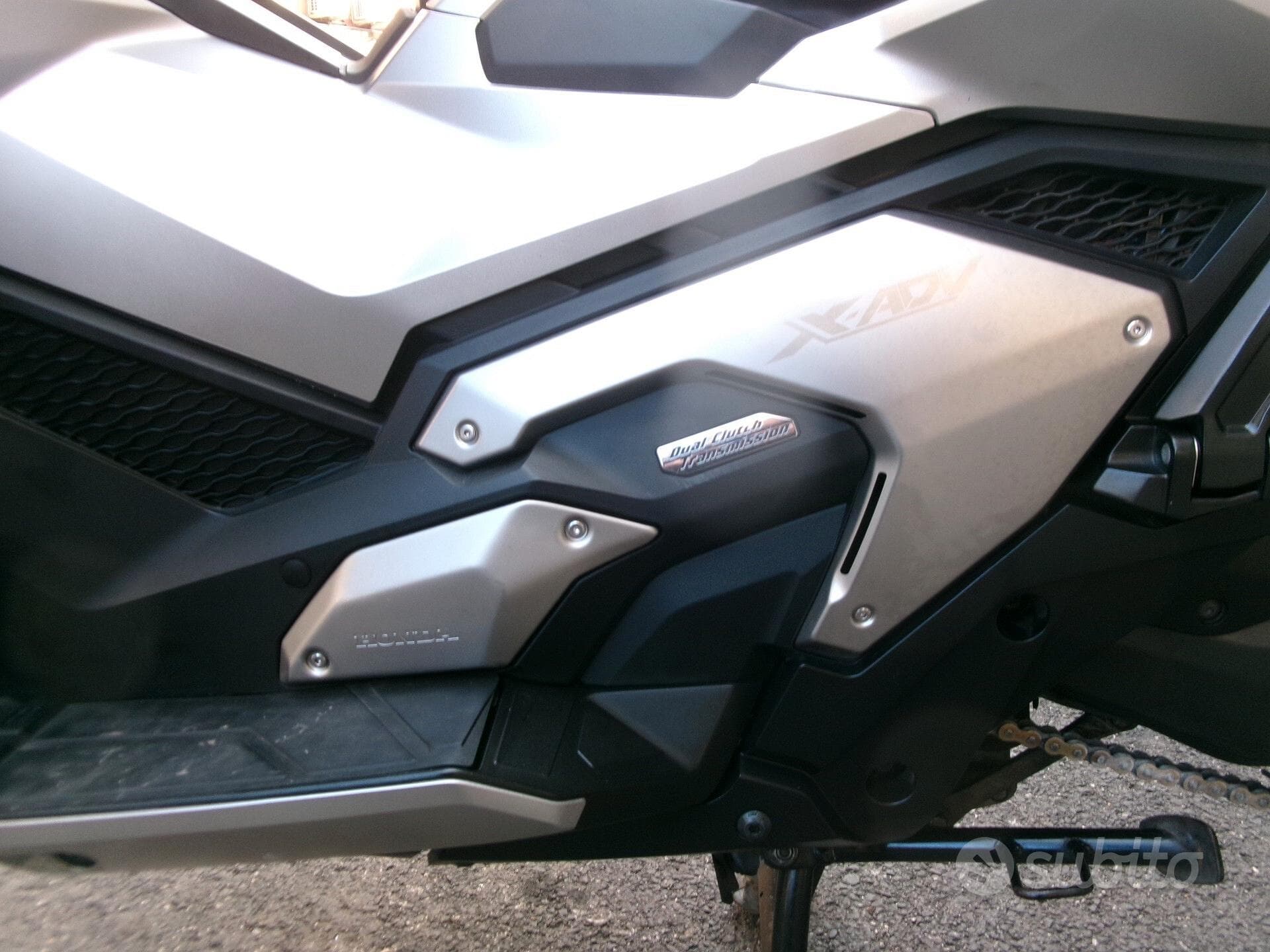 Honda X-ADV 750 ABS foto 4
