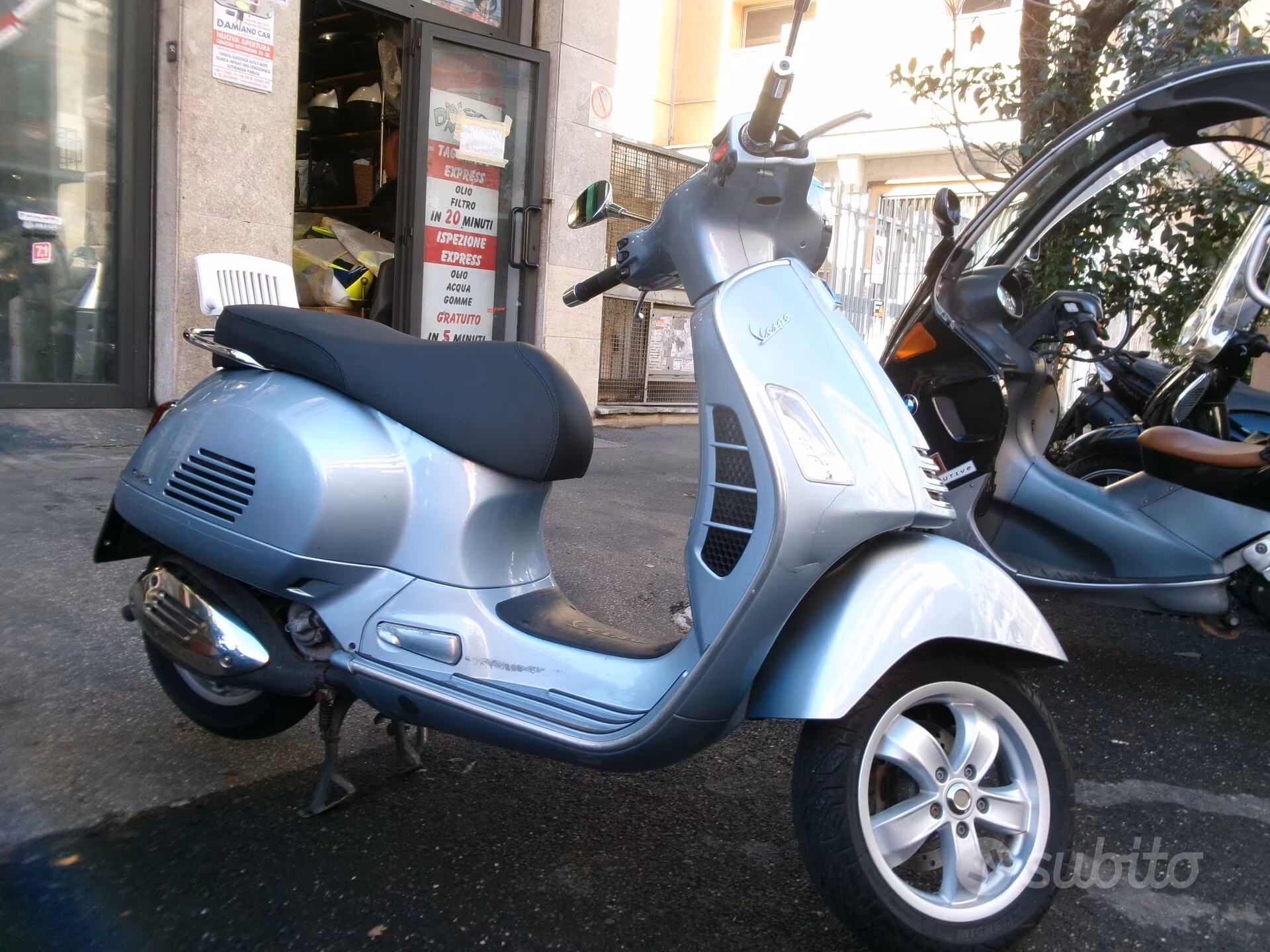 Piaggio Vespa 300 Gts HPE ABS foto 2