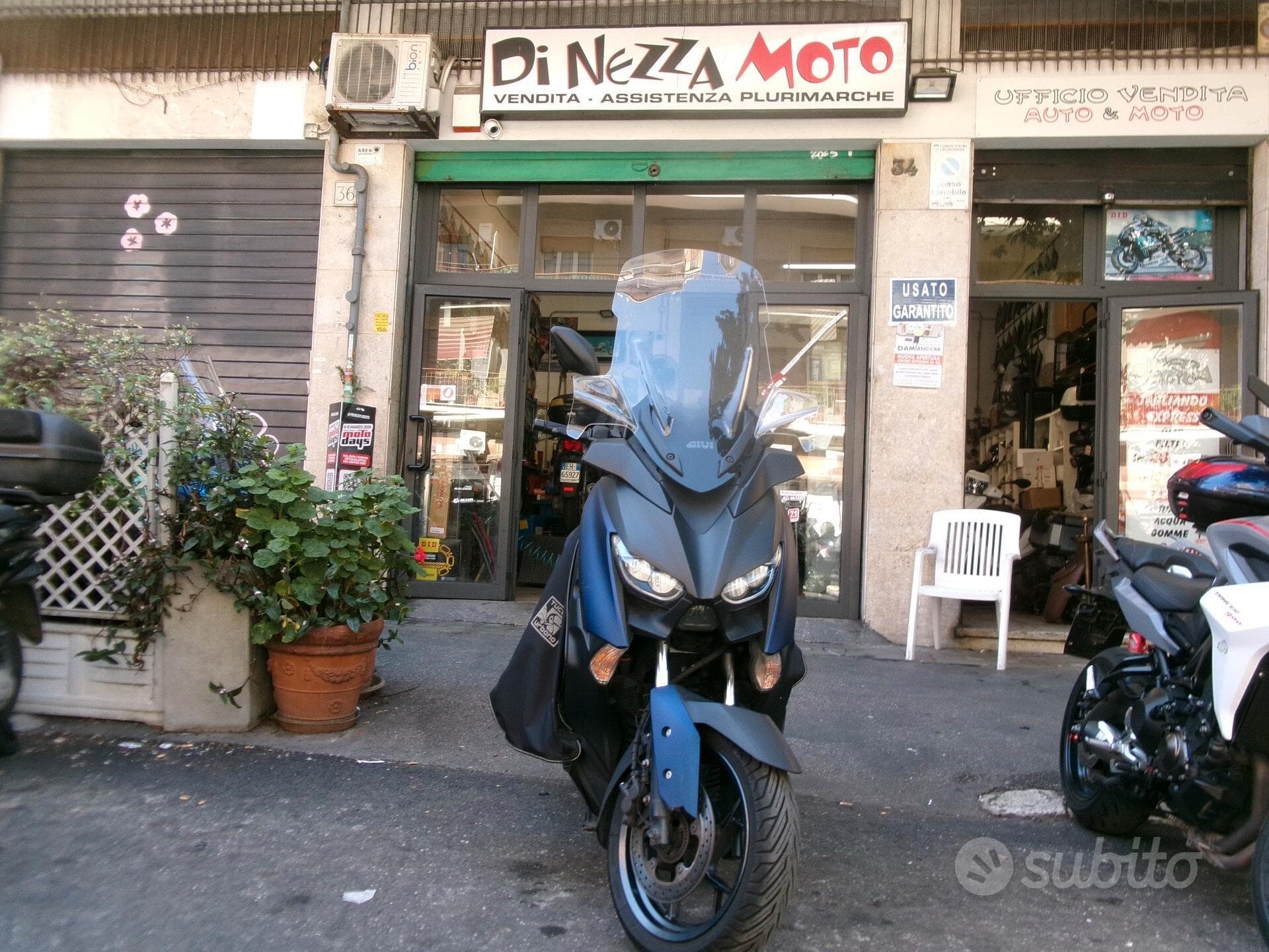 Yamaha X-Max 300