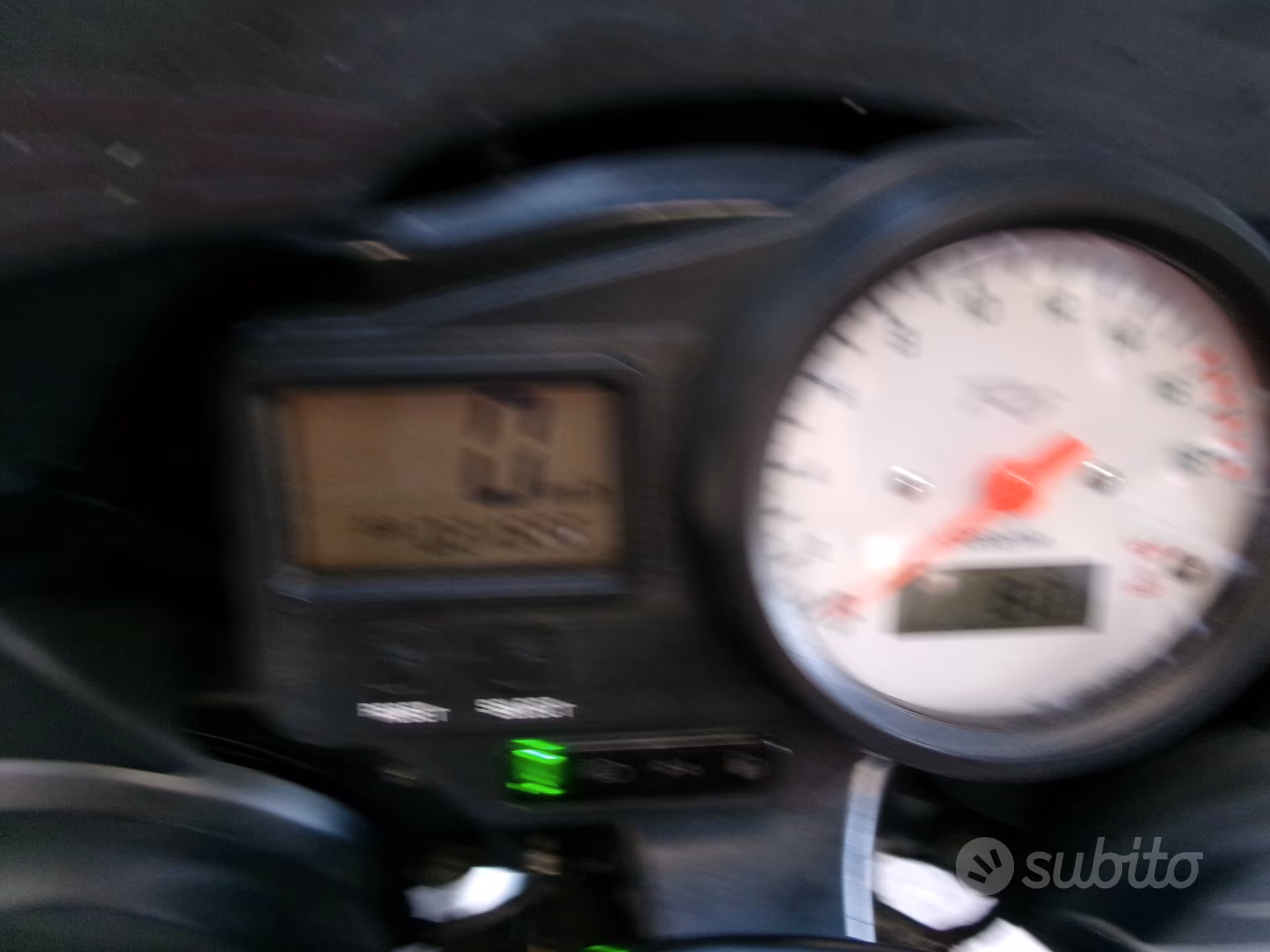 Yamaha YZF R6 foto 4
