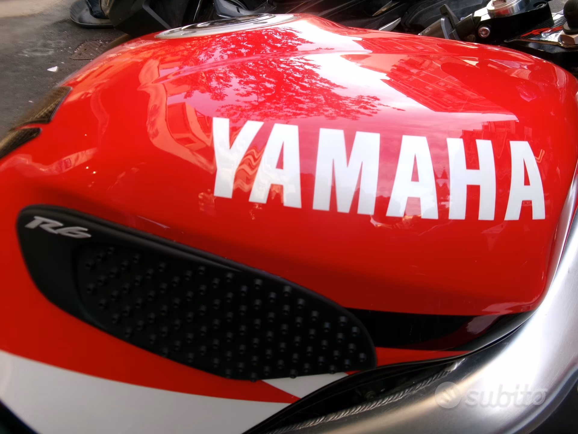 Yamaha YZF R6 foto 6